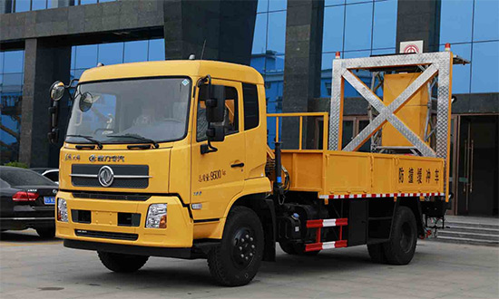 東風天錦防撞緩沖車