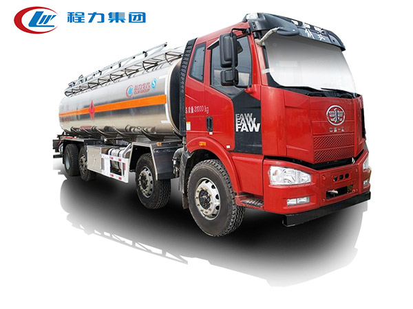 解放J6前四后六26立方鋁合金運油車