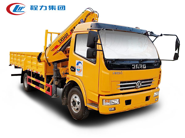 東風(fēng)多利卡4噸折臂隨車吊