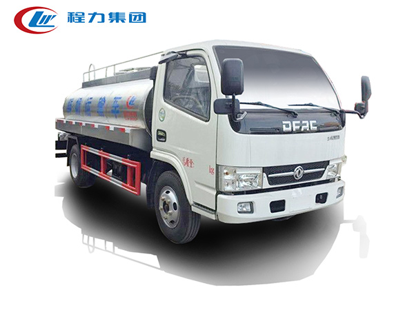 東風(fēng)多利卡5立方鮮奶運輸車